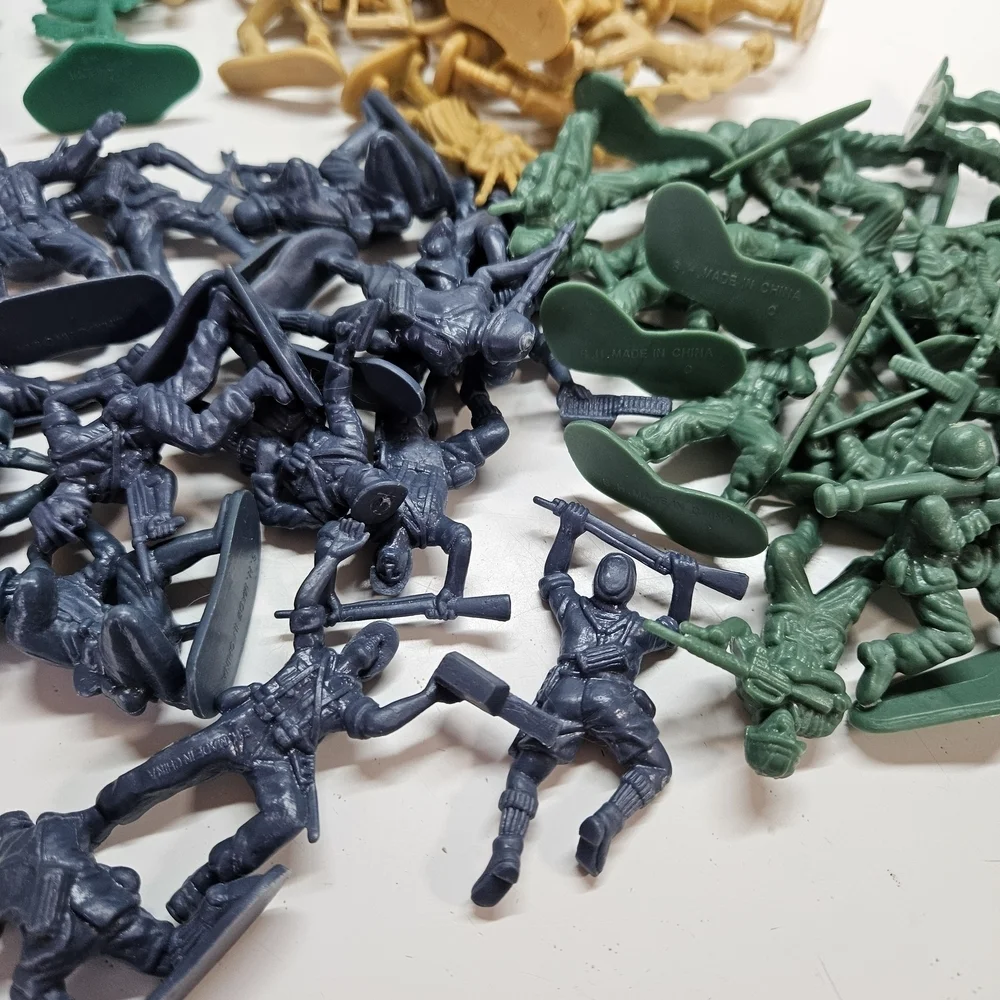 VINTAGE Huge Lot PVC Military Soldier Figures and Battle Accessories 75+ Pieces